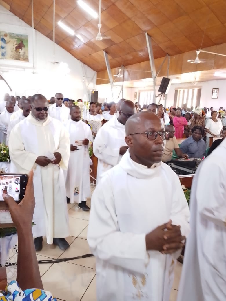 JUBILÉ D’OR SACERDOTAL DU RÉVÉREND PÈRE PIERRE ABLÉ DAGO